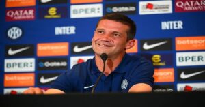 En la foto, el entrenador del Inter de Milán, Cristian Chivu