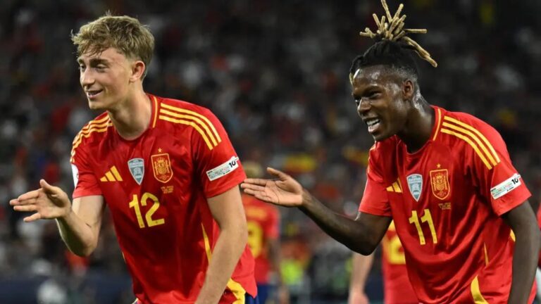 En la foto, España celebra la victoria ante Francia y el pase a la final de la Nations League