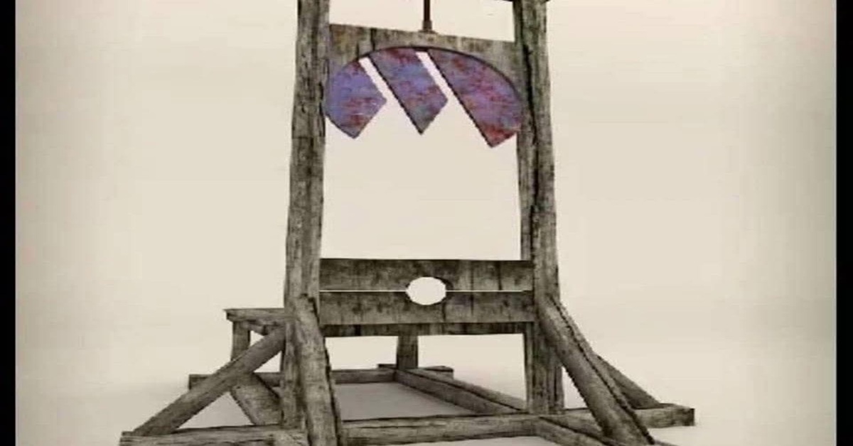 En la foto, una guillotina con el logo de Etecsa como cuchilla