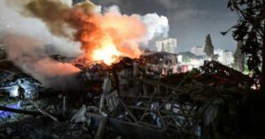 En la foto, bombardeos en Irán