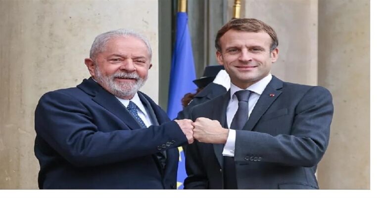 En la foto, los presidentes de Brasil y Francia, Lula da Silva y Emmanuel Macron, por ese orden
