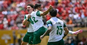 En la foto, jugadores del Palmeiras celebran un gol
