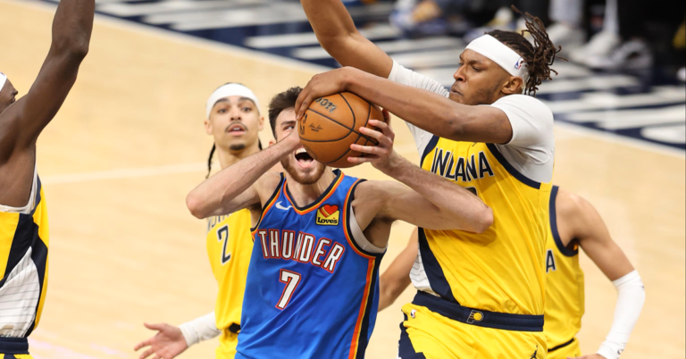 En la foto, momento del partido entre los Pacers y el Thunder