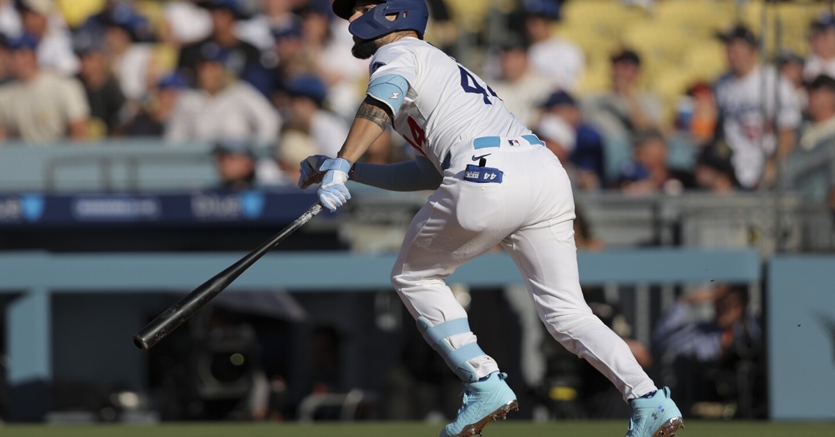 En la foto, el cubano Andy Pagés tras conectar jonrón