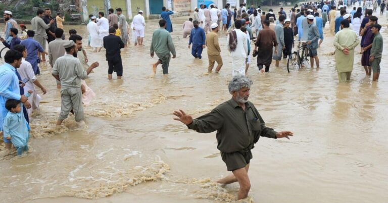 En la foto. inundaciones en pakistán