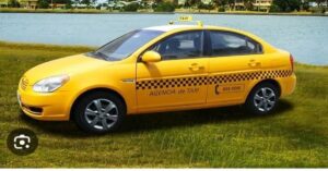 En la foto, un taxi amarillo