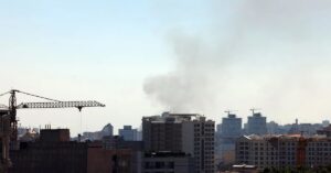 En la foto, Teherán durante bombardeos israelíes