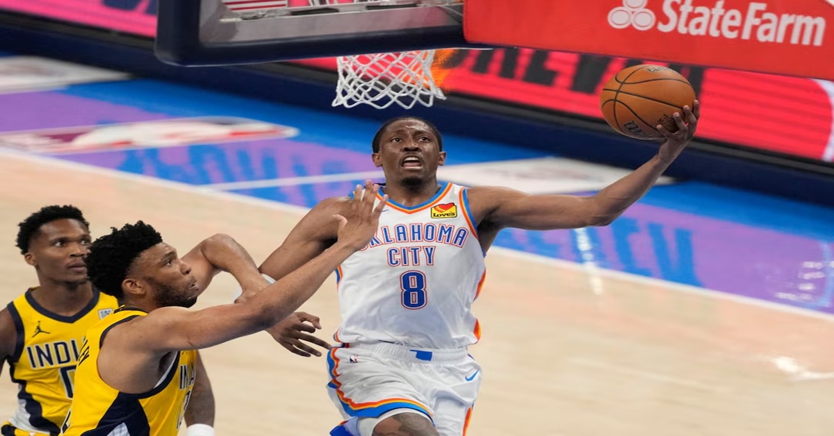 En la foto, James Williams en un lance del partido ante los Pacers de Indiana