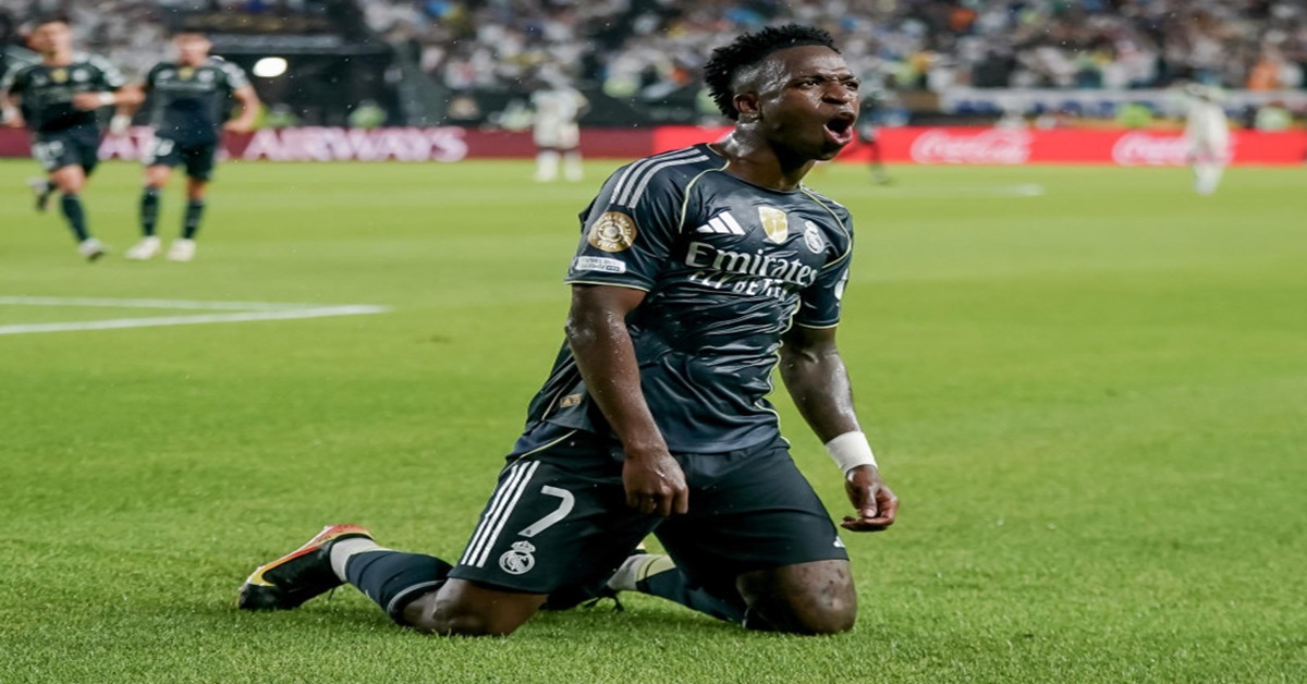 En la fdoto, Vinicius celebra su gol al Salzburgo