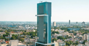 En la foto, uno de los hoteles de Gaesa, dueña también de Etecsa