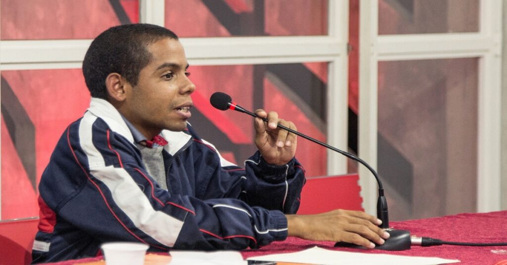 Yusuam debería renunciar