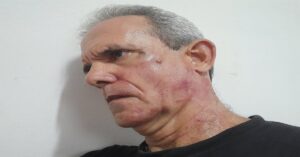 En la foto, el escritor y humorista Jorge Fernández Era