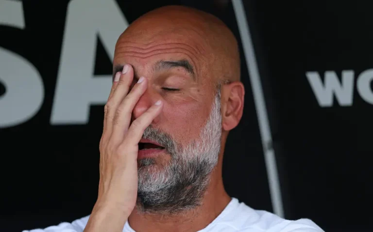 En la foto, Pep Guardiola sufrió ante el Al Hilal saudí