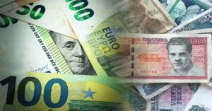 En la foto, montaje con las monedas que circulan en Cuba