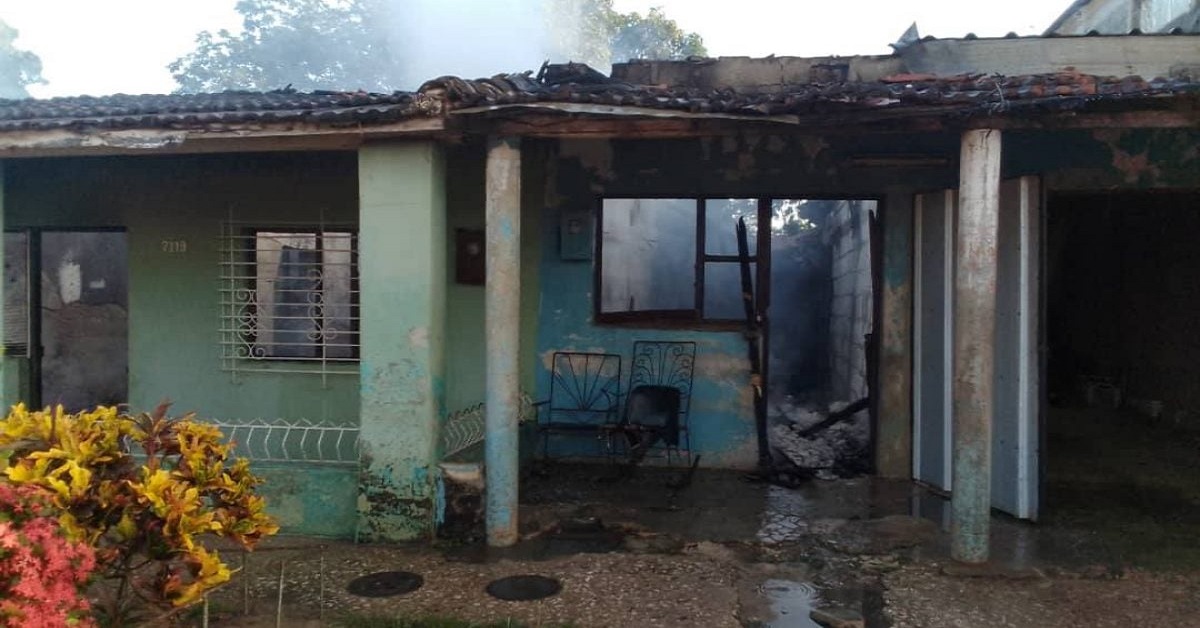 En la foto, viviendas dañadas por el incendio en Mayabeque