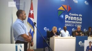 En la foto, conferencia de prensa donde dieron a conocer nombres de 'terroristas'