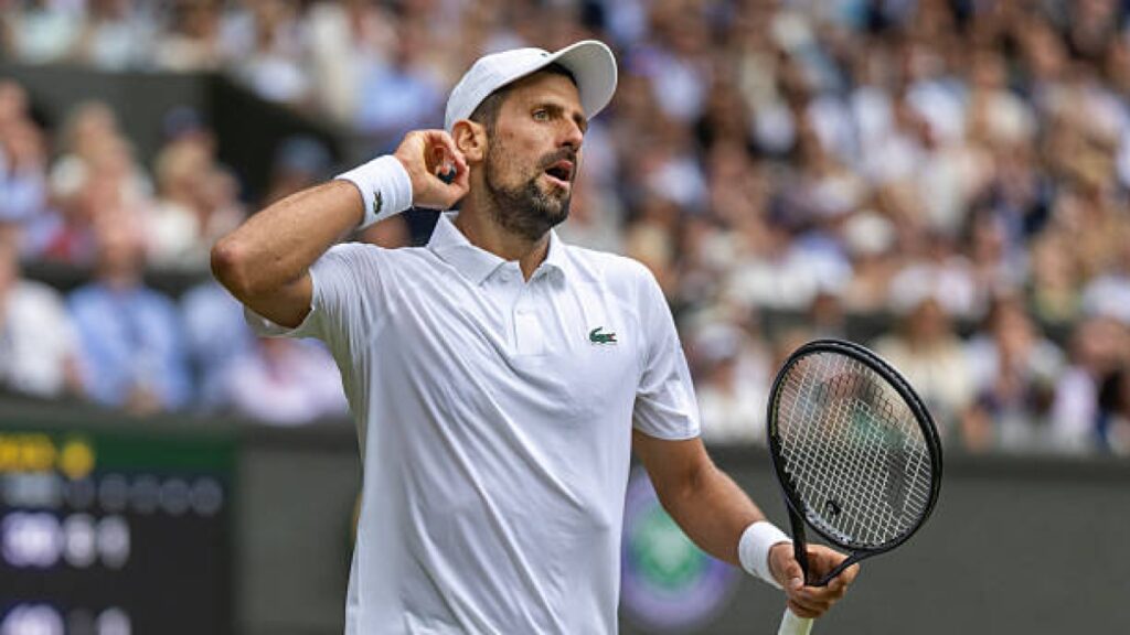 En la foto, Djokovic celebra un punto ante Alex de Miñaur