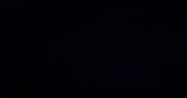 En la foto, una imagen todo negra