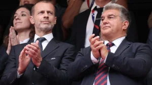 En la foto, Aleksander Ceferin, presidente de la UEFA, y Joan Laporta