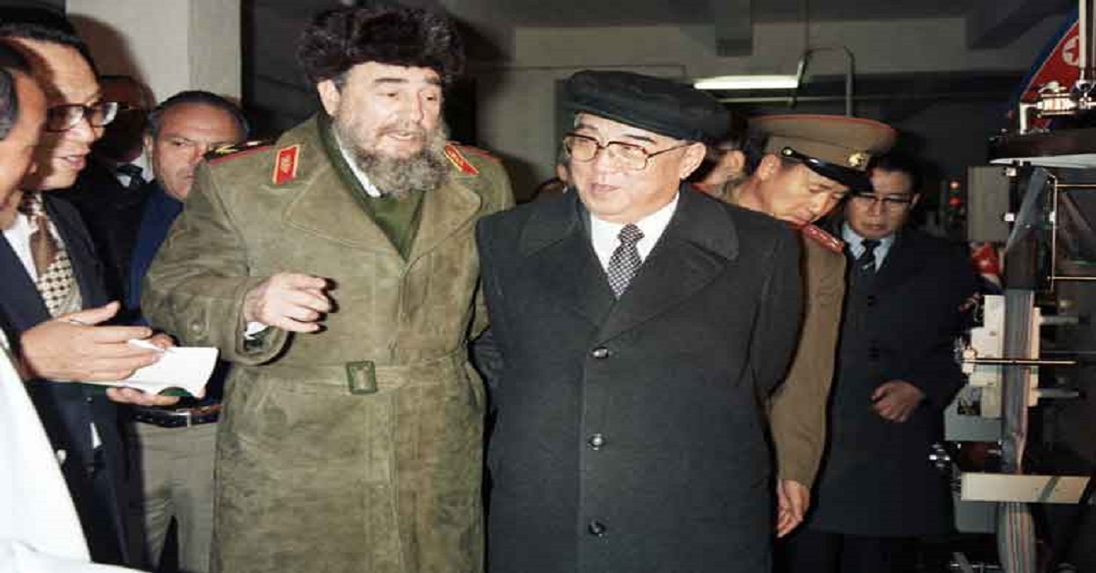 En la foto, Fidel Castro y Kim Il sun, dos de los más longevos dictadores comunistas