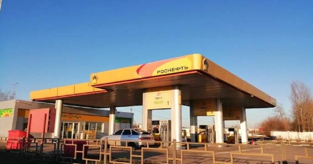 En la foto, una gasolinera en Rusia