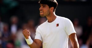 En la foto, Carlos Alcaraz durante su partido con Struff en Wimbledon