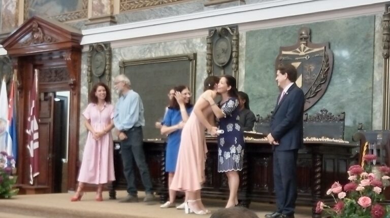 En la foto, graduación de periodistas en la Universidad de La Habana