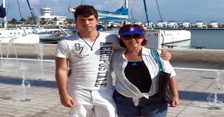 En la foto, la ministra Martha Elena Feitó de vacaciones en Miami con su hijo