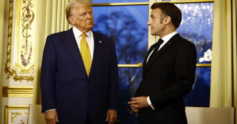 En la foto, Trump y Macron