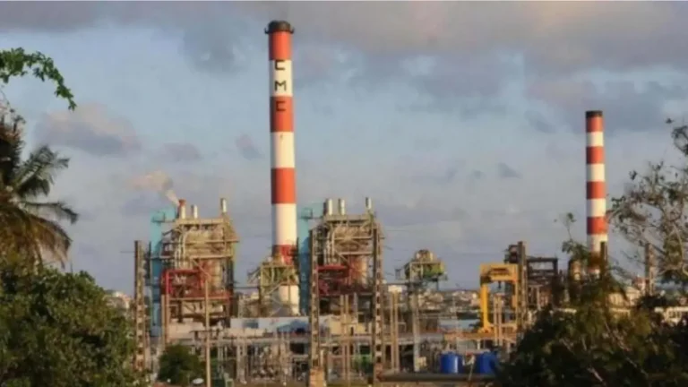 En la foto, una termoeléctrica cubana