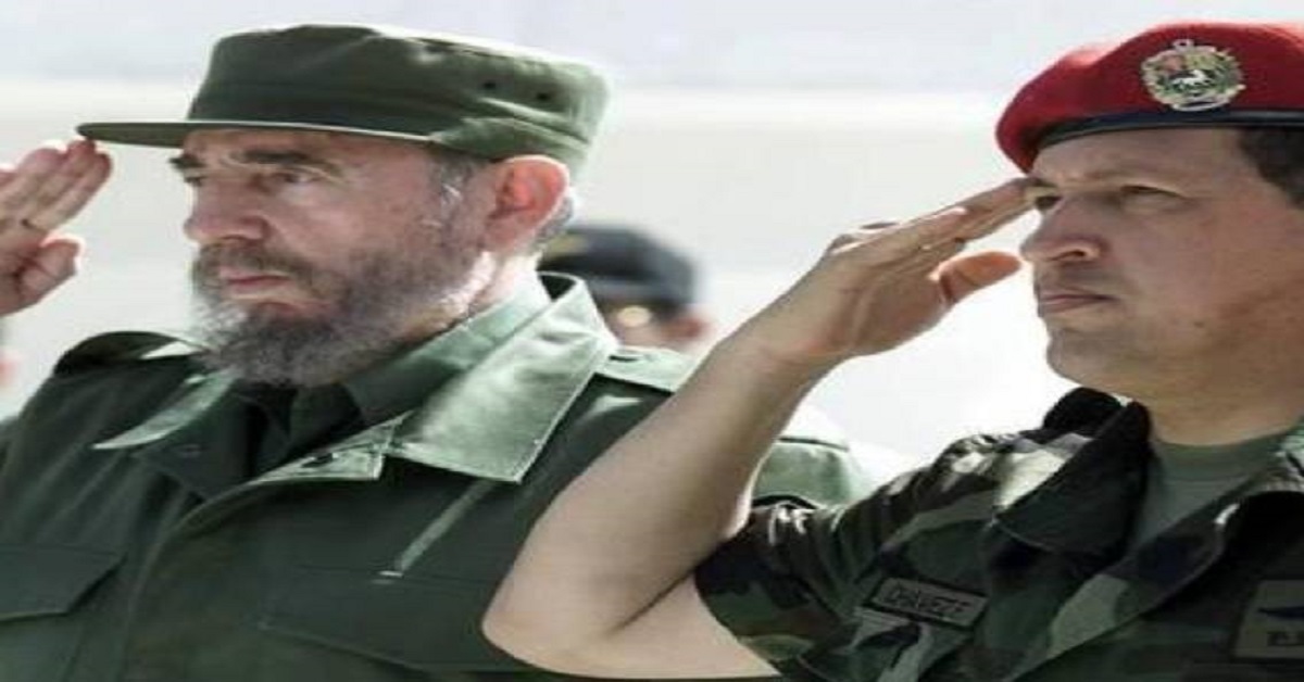 En la foto, Fidel Castro y Hugo Chávez