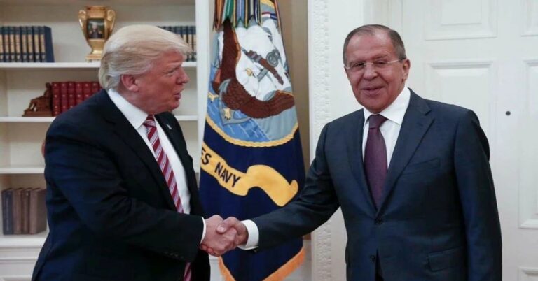En la foto, Lavrov y Trump