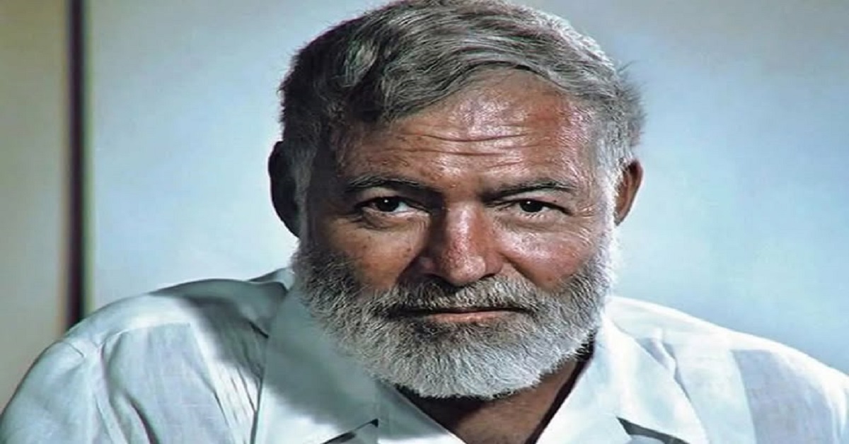En la foto, el escritor estadounidense Ernst Hemingway