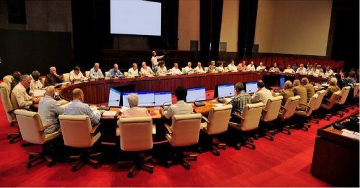 En la foto, el Consejo de Ministros de Cuba