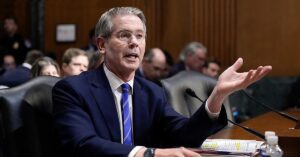 En la foto, el secretario de Comercio de EEUU, Scott Bessent,