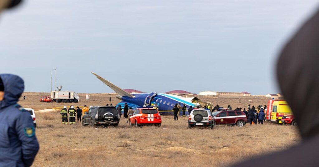 En la foto, accidente aéreo en Aktau
