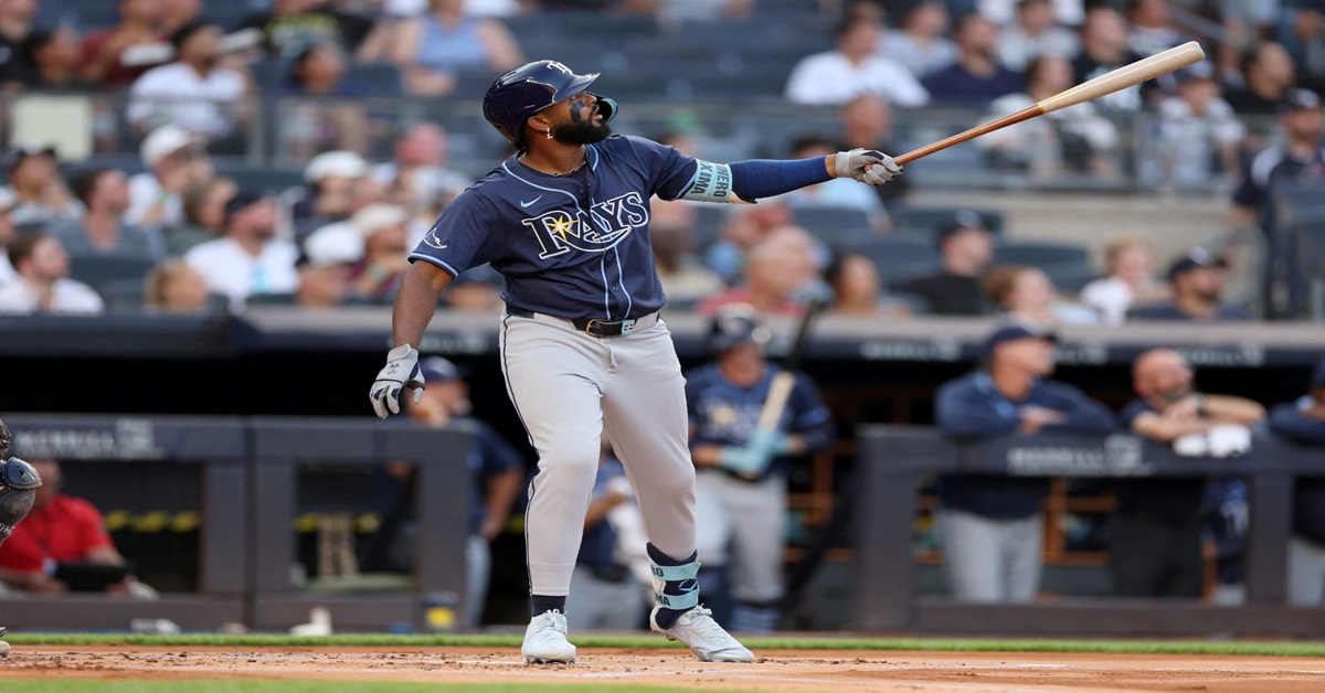 En la foto, Junior Caminero batea jonrón ante Yankees