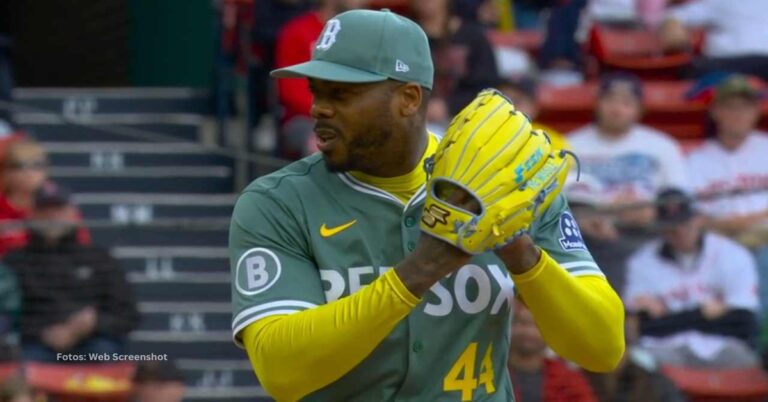 En la foto, el cerrador cubano Aroldis Cahpman