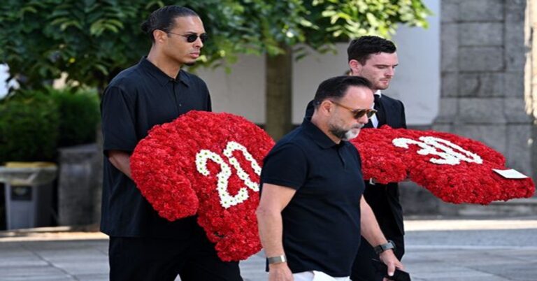 Van Dick y Henderson en el sepelio de Diogo Jota