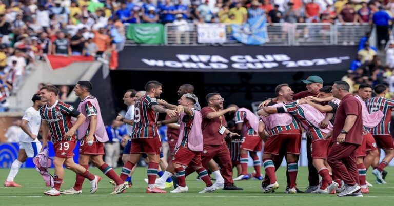 En la foto, el Fluminense celebra el pase a cuartos del Mundial de Clubes