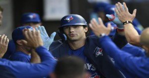 En la foto, Loperfido celebra un jonrón ante los White Sox