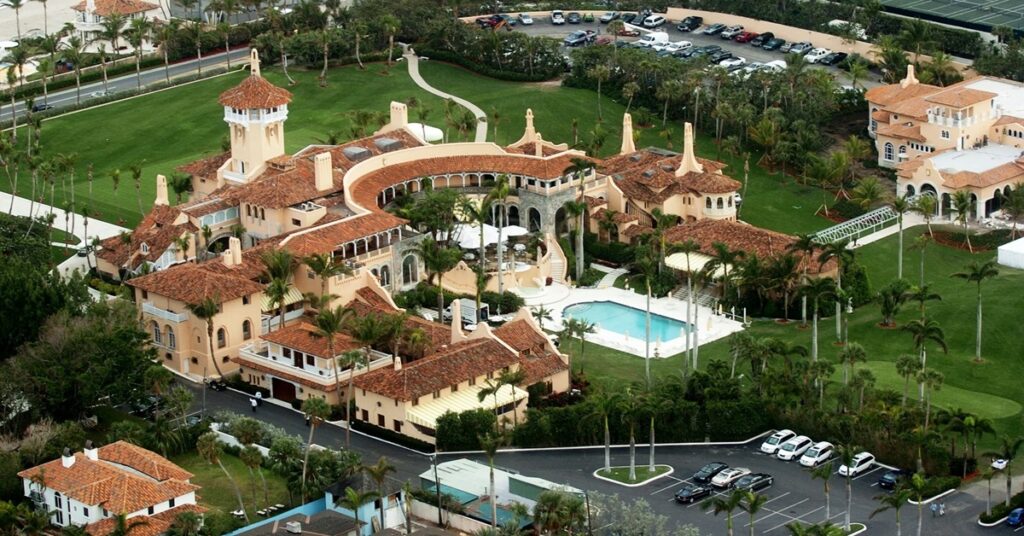 En la foto, la residencia de Trump en Mar-e-Lago