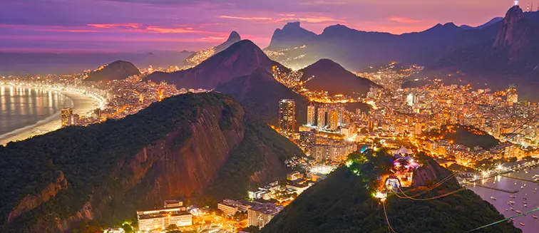 En la foto, Río de Janeiro de noche