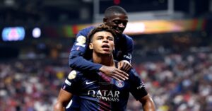 En la foto, el PSG celebra un gol ante el Bayern Múnich