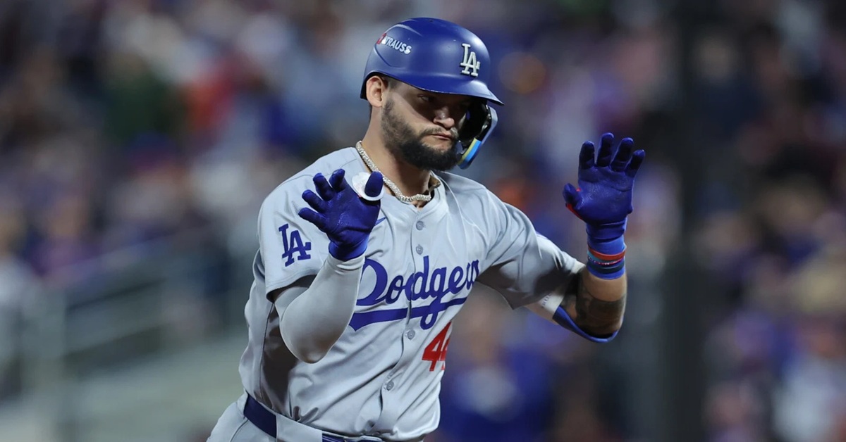En la foto, Pagés batea jonrón de tres carreras en derrota de Dodgers