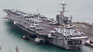 En la foto, un portaviones de EEUU en el Caribe