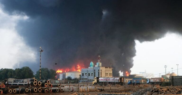 Bombardeo israelí al puerto yemení de Al Hodedida