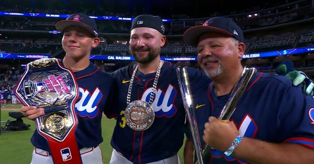 En la foto, Cal Raleigh, ganador del derby