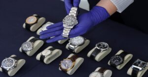 En la foto, relojes robados a Keanu Reeves