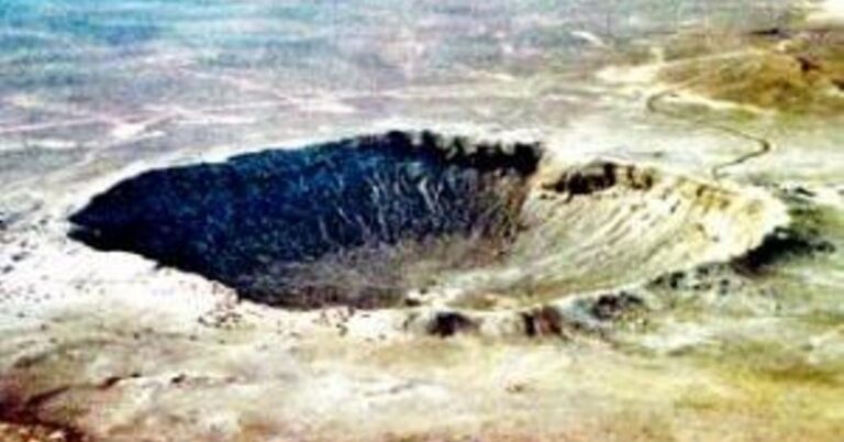 En la foto, el cráter provocado por la explosión de Tunguska